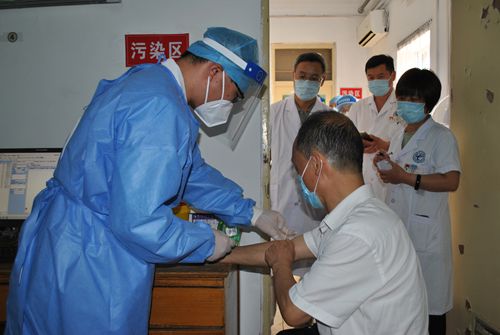 演練為患者采血_副本.jpg