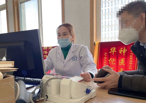 心內(nèi)二吳霞主任照�?_副本.jpg 心內(nèi)二吳霞主任照�?_副本.jpg